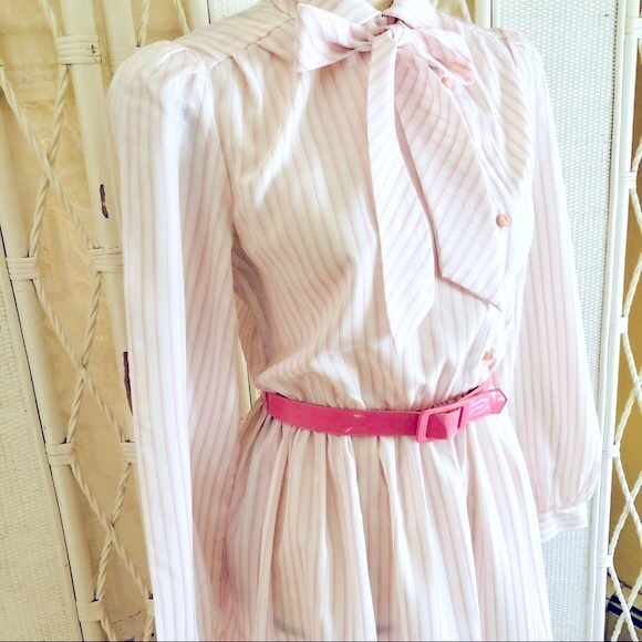 VINTAGE 70s Dress White Pink Stripes Bow Tie Belted size 10 - Picture 8 of 16